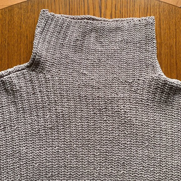 Aerie Turtleneck Sweater (US M) - Picture 9 of 12